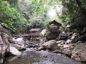 C:\Users\hilbe\OneDrive\Desktop\PH WEBSITE COMPANY\Marinduque Guide\Marinduque Guide\Attraction Images\Additional\Banhigan-Lambingan Pool — Lambingan pool