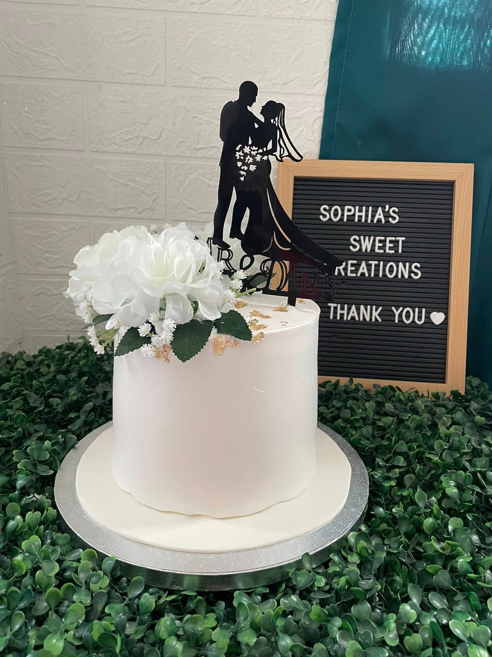 C:\Users\hilbe\OneDrive\Desktop\PH WEBSITE COMPANY\Marinduque Guide\Marinduque Guide\Attraction Images\Additional\Sophia_s Sweet Creations — Sophia s Sweet Creations custom cake