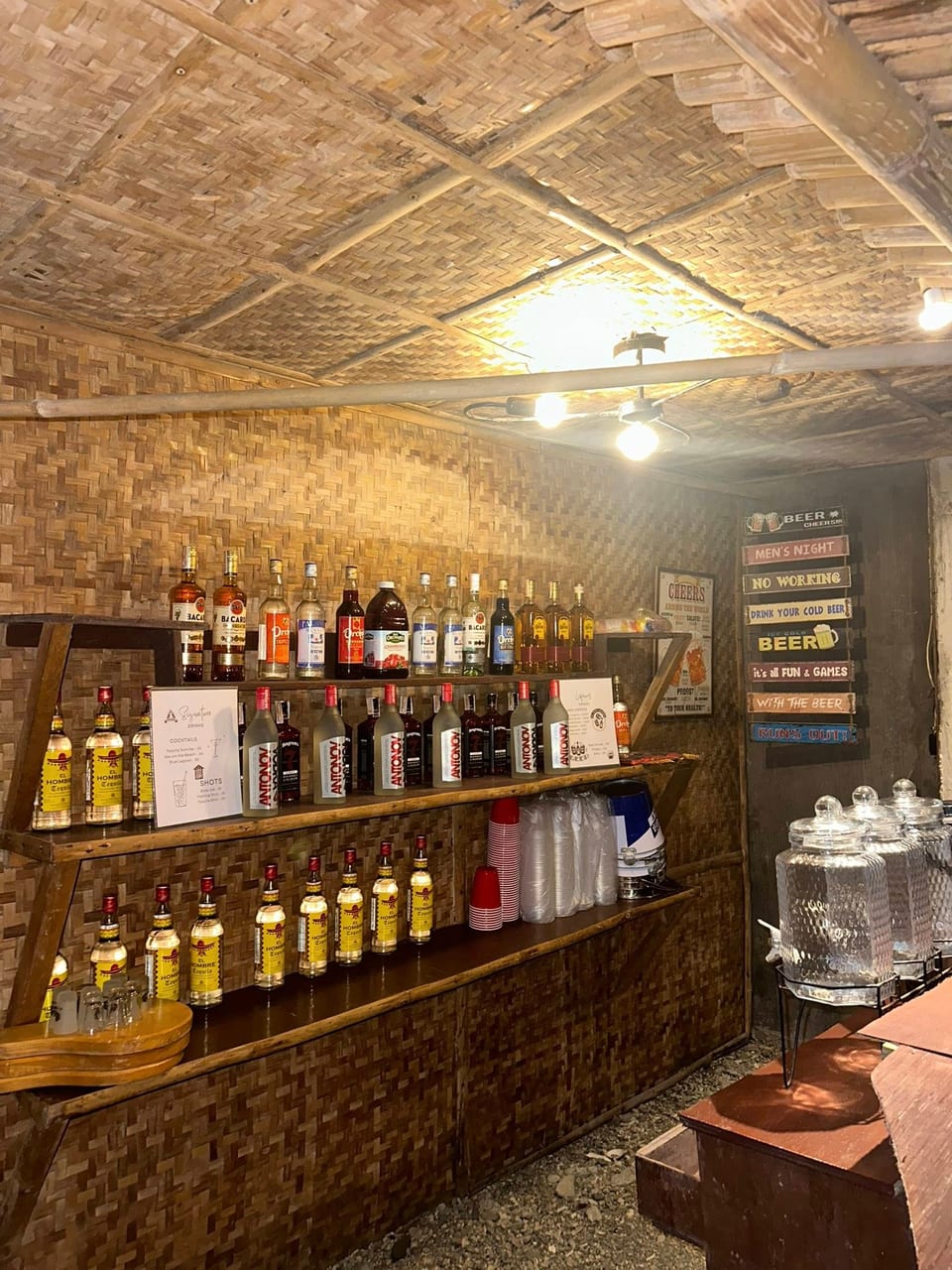 Casa de Aplaya — casadeaplya bar