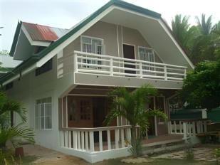 Villa Briones Homestay — villa briones homestay3